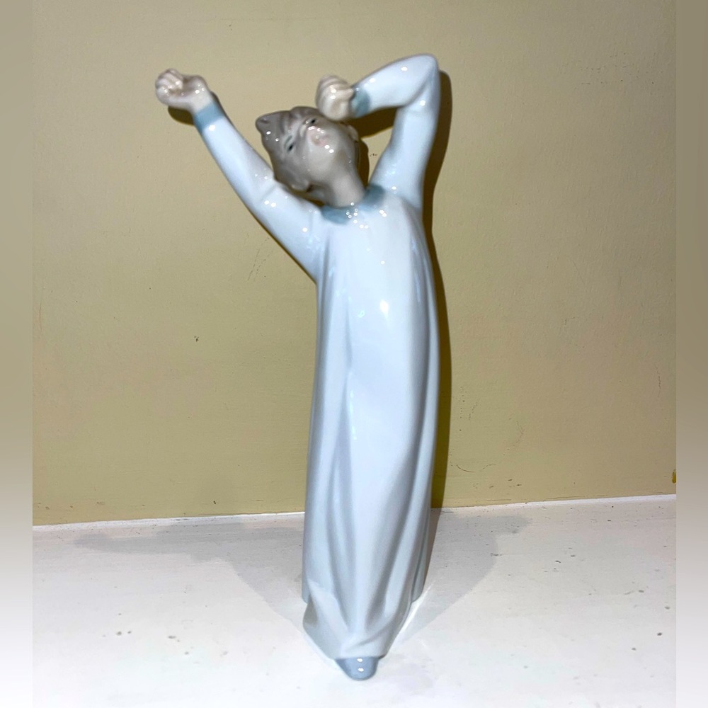 Lladro "Awakening”Boy Figurine- Retired #4870
